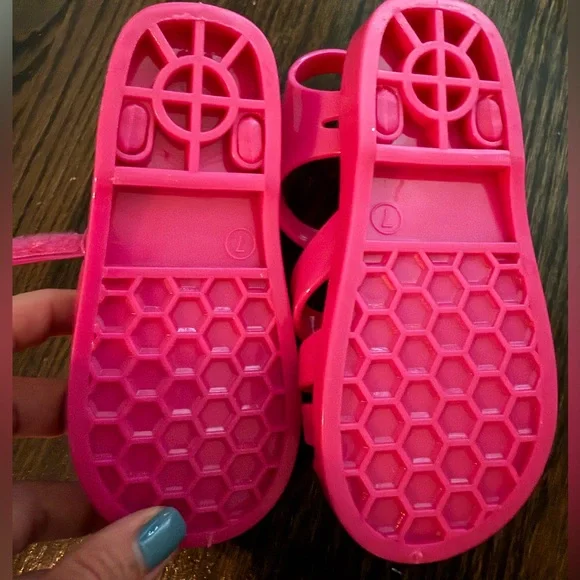 OshKosh B'gosh Kids Pink Sandals 💕 - Picture 2 of 2